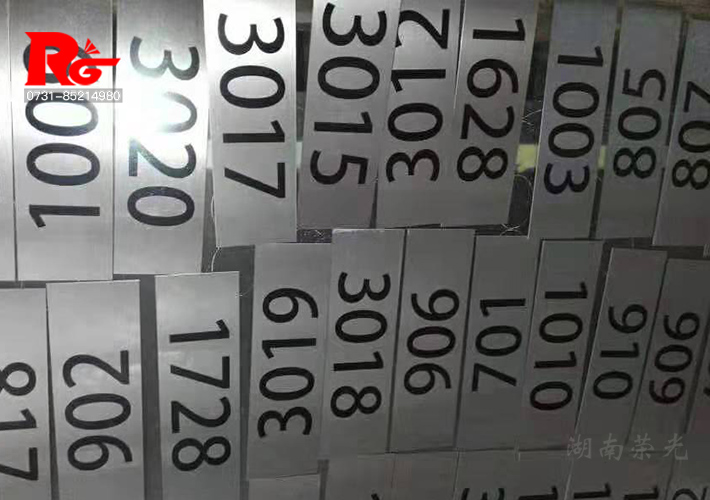 �Lɳ���R����