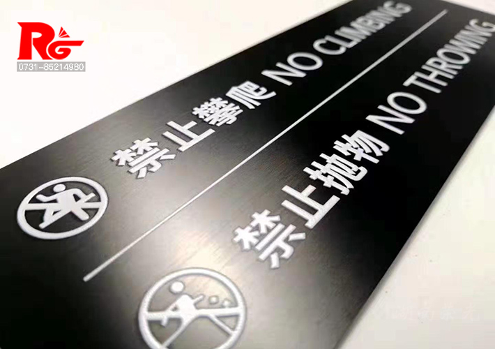 �LɳUV���R��